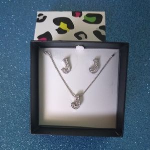 Necklace and earrings set